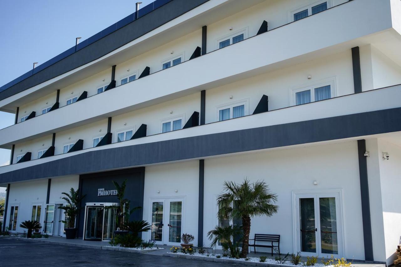 Pm Hotel 카탄차로 외부 사진