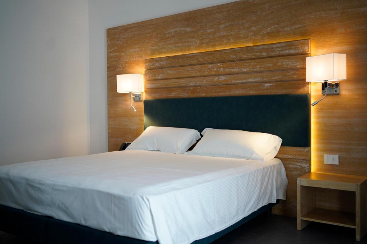 Pm Hotel 카탄차로 외부 사진