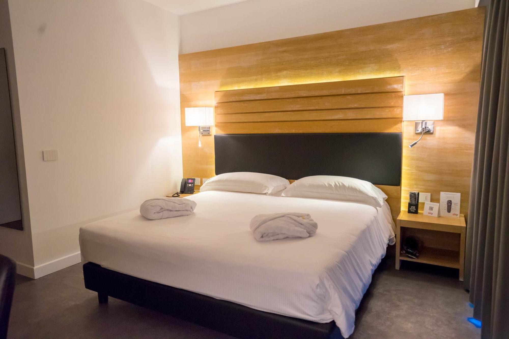 Pm Hotel 카탄차로 외부 사진