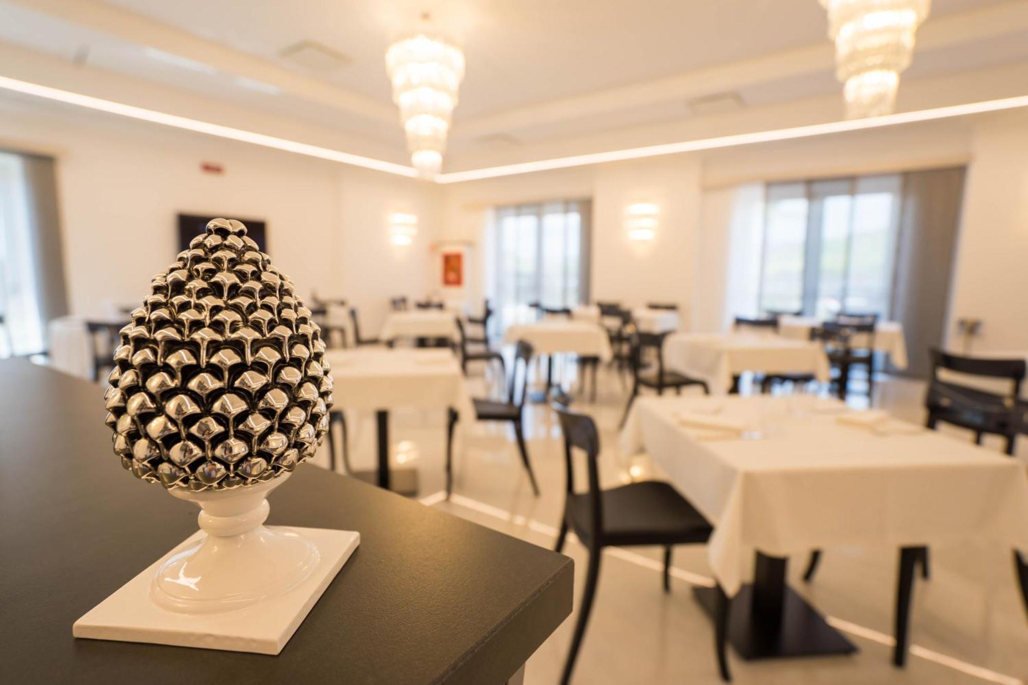 Pm Hotel 카탄차로 외부 사진