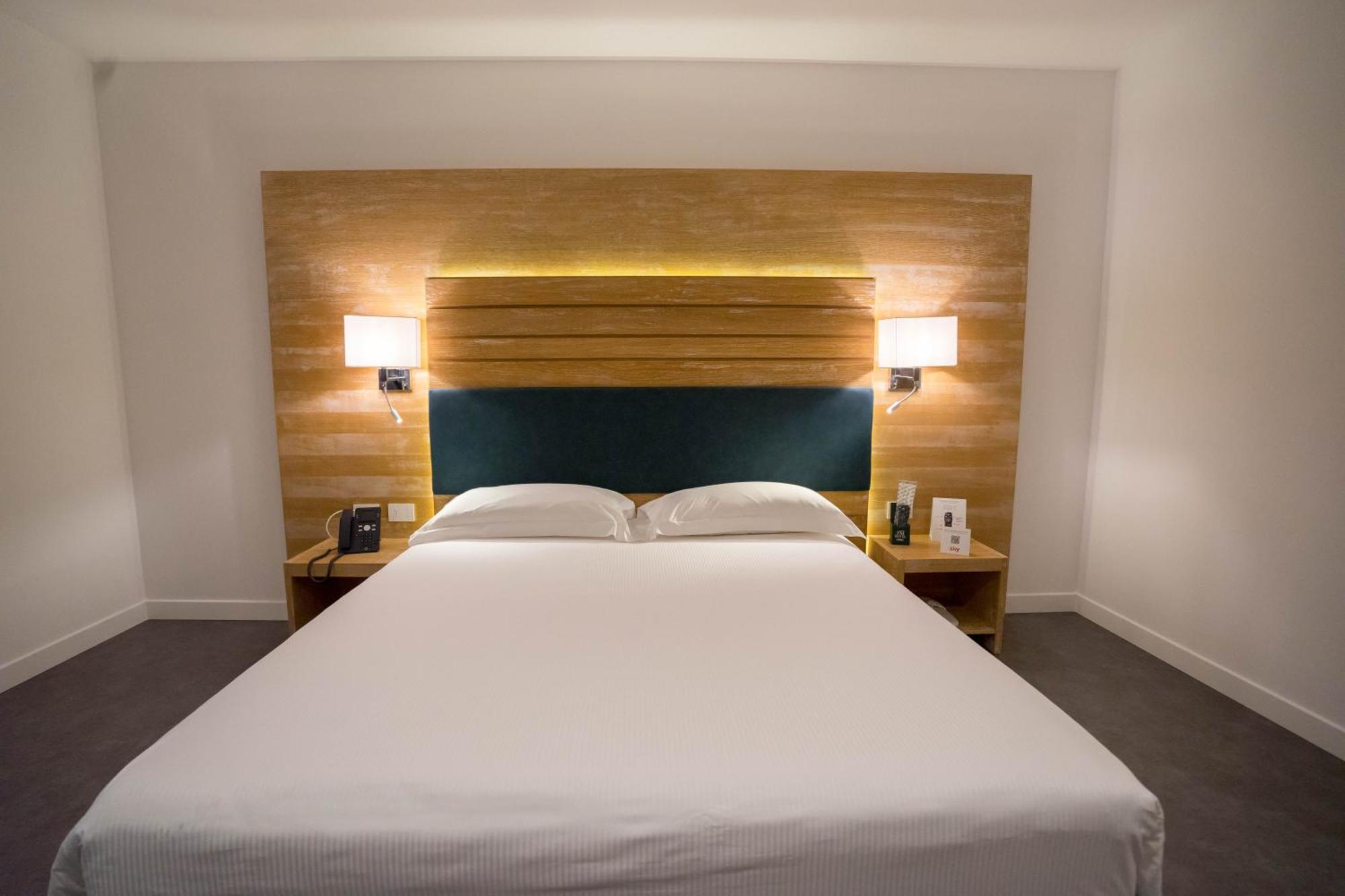 Pm Hotel 카탄차로 외부 사진