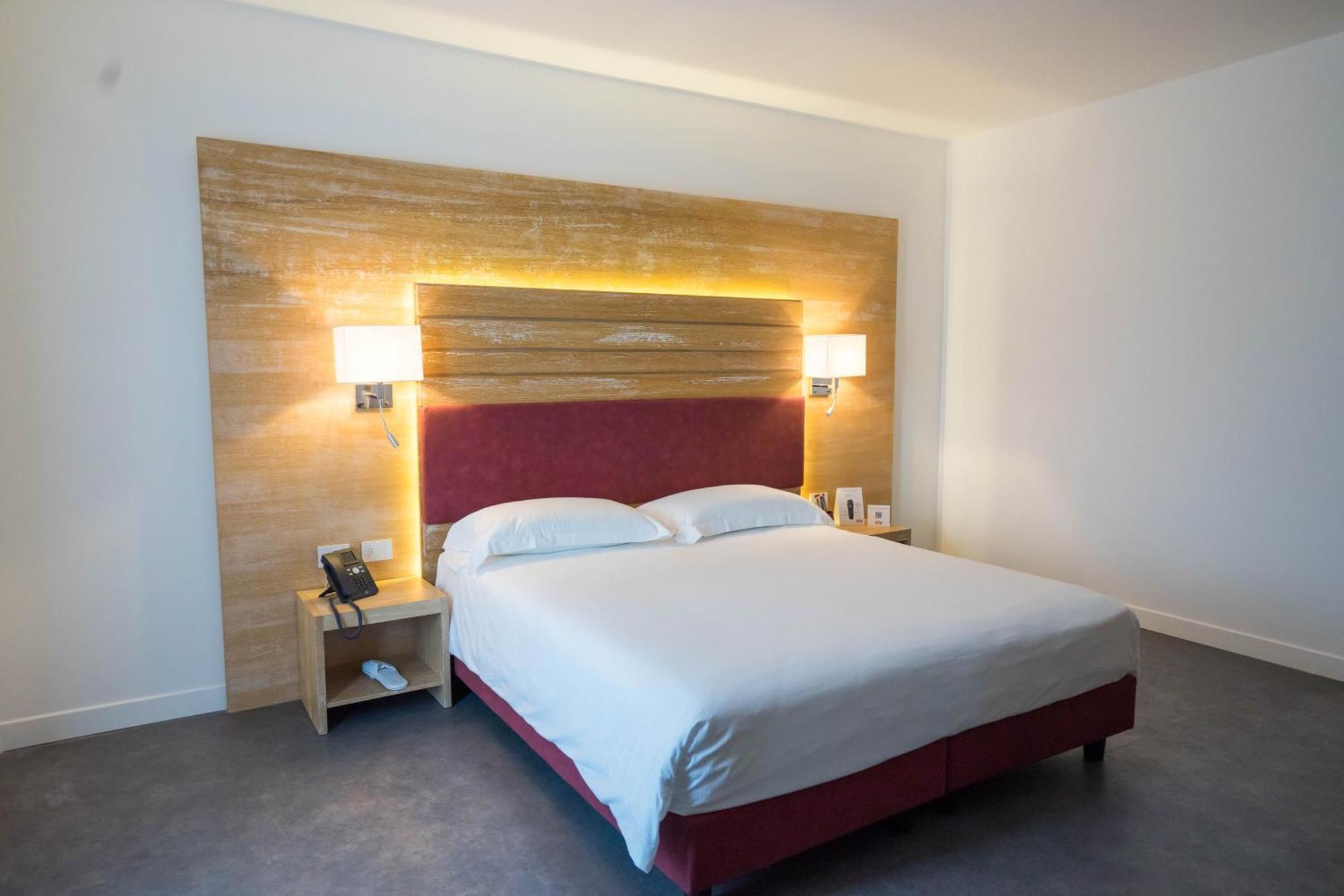 Pm Hotel 카탄차로 외부 사진