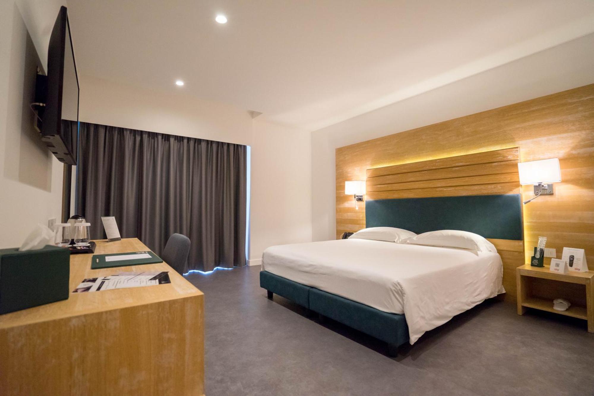 Pm Hotel 카탄차로 외부 사진