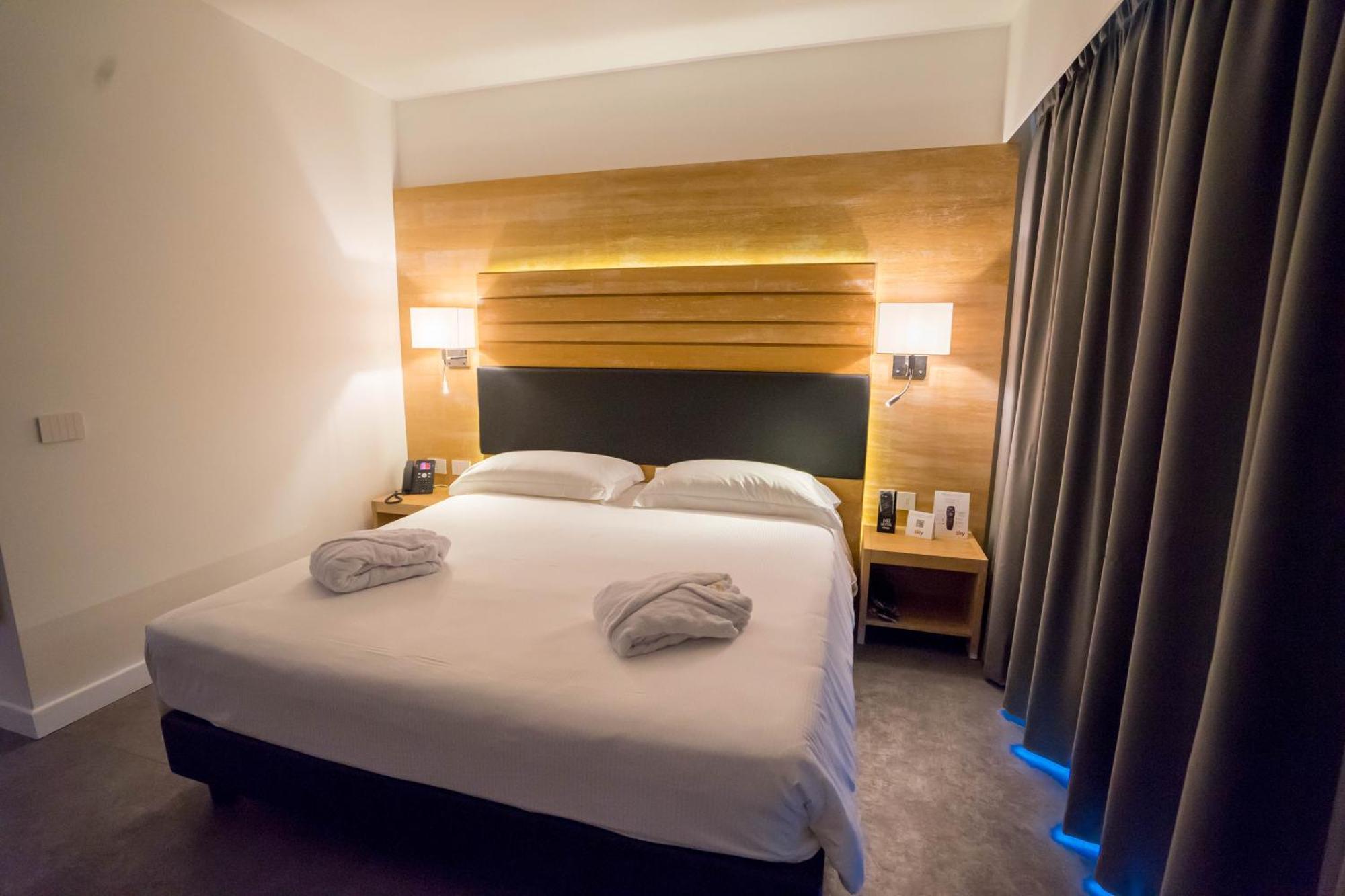 Pm Hotel 카탄차로 외부 사진